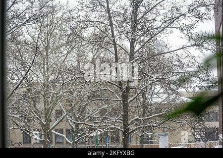 Schnee dépose à Hanovre .Linden. Banque D'Images