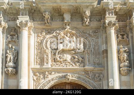 Saint James la sculpture de Moor-slayer. Couvent de San Marcos, Leon, Espagne. Bâtiment du XIIe siècle abritant désormais un hôtel de luxe parador Banque D'Images