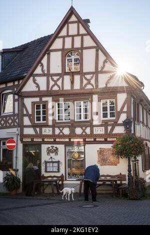 Le café Profittlich à Bad Honnef-Rhoendorf sur le Rhin, Rhénanie-du-Nord-Westphalie, Allemagne. das Cafe Profittlich à Bad Honnef-Rhoendorf am Rhei Banque D'Images