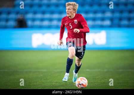 Oslo, Norvège. 20th novembre 2022. Birger Meling (5) de Norvège vu pendant le match de football amical entre la Norvège et la Finlande à Ullevaal Stadion à Oslo. (Crédit photo : Gonzales photo/Alamy Live News Banque D'Images