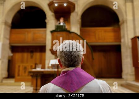 Prière œcuménique pour l'Ukraine à l'église réformée de l'Oratoire du Louvre, Paris, France Banque D'Images