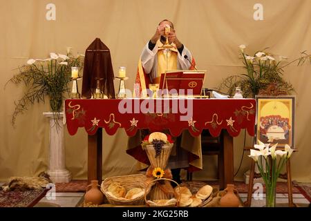 Célébration du jeudi Maundy dans notre église notre-Dame maronite, Houmal, Liban Banque D'Images