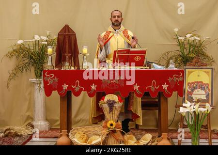 Célébration du jeudi Maundy dans notre église notre-Dame maronite, Houmal, Liban Banque D'Images