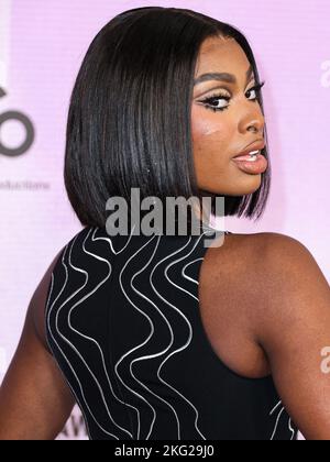 LOS ANGELES, CALIFORNIE, États-Unis - NOVEMBRE 20 : Coco Jones arrive aux American Music Awards 2022 (American Music Awards 50th) qui se tiennent au Microsoft Theatre de L.A. Vivez sur 20 novembre 2022 à Los Angeles, Californie, États-Unis. (Photo de Xavier Collin/image Press Agency) Banque D'Images