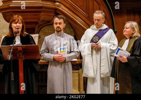 Prière œcuménique pour l'Ukraine à l'église réformée de l'Oratoire du Louvre, Paris, France Banque D'Images