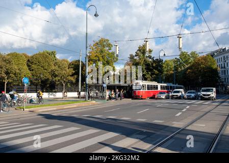 Tram sur Burgring à Vienne, Autriche Europe UE Banque D'Images