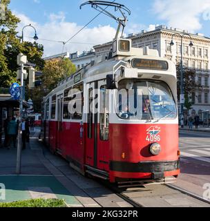 Tram sur Burgring à Vienne, Autriche Europe UE Banque D'Images