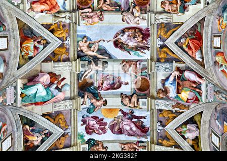 Rome Lazio Italie. Les musées du Vatican dans la Cité du Vatican. Chapelle Sixtine de Michel-Ange. Le plafond Banque D'Images