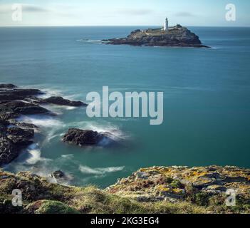 Phare de Godrevy depuis le rivage » Banque D'Images