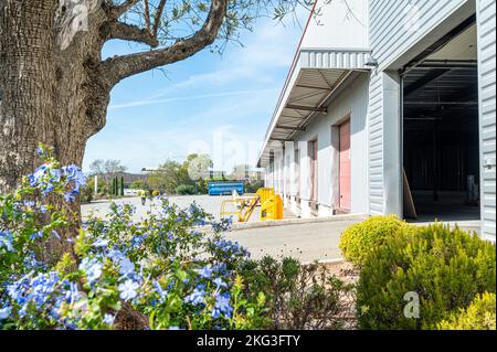 Prise de vue en perspective de l'extérieur de la zone d'usine Banque D'Images