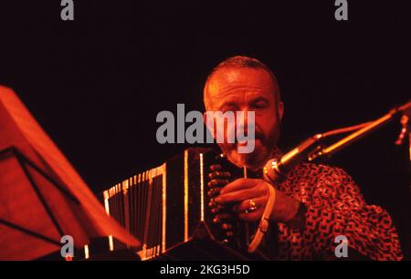 Philippe gras / le Pictorium - Astor Piazzolla - 25/7/2011 - France / Ile-de-France (région) / Paris - concert Astor Piazzolla, Paris, 1975 Banque D'Images