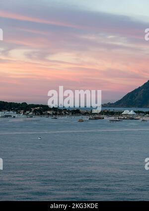 Lever de soleil à Port la Seyne-sur-Mer, Toulon France Banque D'Images