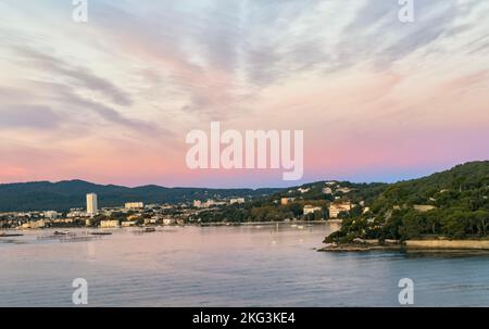 Lever de soleil à Port la Seyne-sur-Mer, Toulon France Banque D'Images