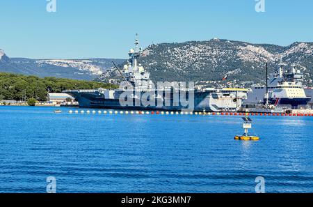 Charles de Gaulle porte-avions de la Marine française, port de Toulon, France, novembre 2022 Banque D'Images