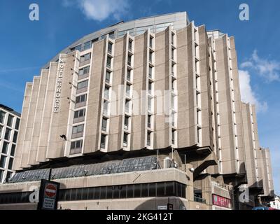 St Giles Hotel à Bloomsbury près de Tottenham court Road, centre de Londres, exemple de l'architecture Brutaliste. Banque D'Images