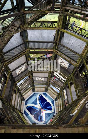 Filandia, Quindio, Colombie - 5 juin 2022 : papillon bleu peint sur la fontaine au centre de la 'Mirador Colina Iluminada' (le point de vue sur il Banque D'Images