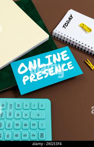 Texte d'écriture présence en ligne, Word écrit sur l'existence d'un individu peut être trouvé par une recherche en ligne Banque D'Images