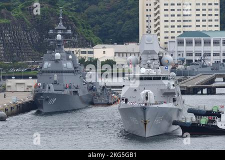 Préfecture de Kanagawa, Japon - 05 septembre 2021 : Marine royale des pays-Bas HNLMS Evertsen (F805), frégate de Zeven Provincien. Banque D'Images