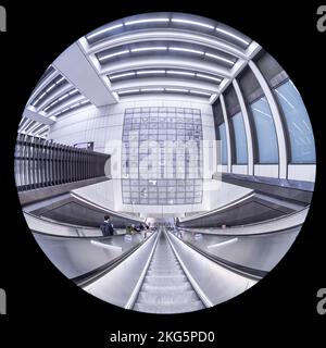 « Horizon Line » par l'artiste Darren Almond, Bond Street - Elizabeth Line Station Banque D'Images