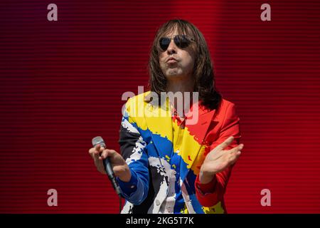 SOUTHSEA, ANGLETERRE : Primal Scream ouvre le festival victorieux sur la scène du château. Avec: Bobby Gillespie où: Portsmouth, Royaume-Uni quand: 26 août 2022 crédit: Neil Lupin/WENN Banque D'Images