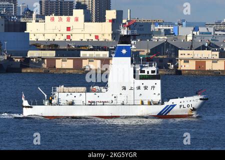 Préfecture de Kanagawa, Japon - 09 janvier 2021 : navire de lutte contre l'incendie de la Garde côtière japonaise Hiryu (FL-01). Banque D'Images