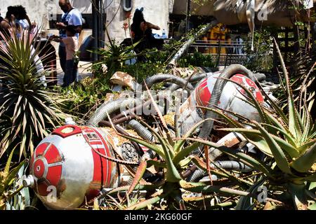 Star Wars Galaxy's Edge Astromech Droids Banque D'Images