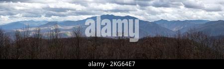 Vue panoramique sur les Great Smoky Mountains depuis le mont Harrison, Tennessee Banque D'Images