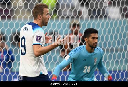 DOHA, Qatar. , . Harry Kane (FW) 9, Hossein Hosseini 24, crédit: SPP Sport Press photo. /Alamy Live News Banque D'Images