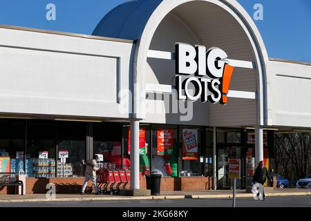 Muncy, États-Unis. 21st novembre 2022. Une vue extérieure d'un magasin Big lots à Muncy, Pennsylvanie, le lundi, 21 novembre 2022. La saison de magasinage des fêtes de Noël aux États-Unis commence traditionnellement après Thanksgiving. (Photo de Paul Weaver/Sipa USA) crédit: SIPA USA/Alay Live News Banque D'Images