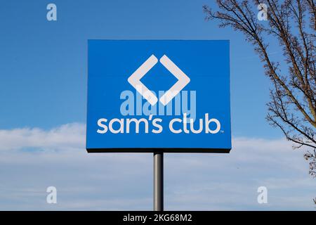 Muncy, États-Unis. 21st novembre 2022. Un panneau pour un magasin sam's Club est vu à Muncy, en Pennsylvanie, lundi, 21 novembre 2022. La saison de magasinage des fêtes de Noël aux États-Unis commence traditionnellement après Thanksgiving. (Photo de Paul Weaver/Sipa USA) crédit: SIPA USA/Alay Live News Banque D'Images