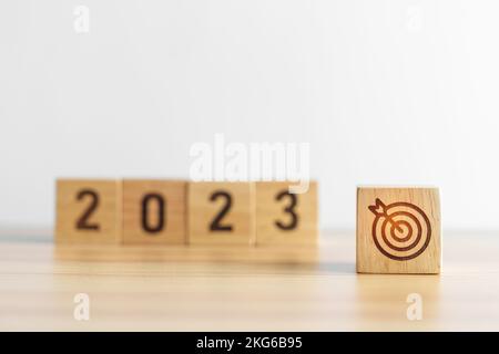 2023 bloc avec icône de plan de travail. Objectif, cible, résolution, stratégie, plan, Concepts d'action, de mission, de motivation et de début d'année Banque D'Images