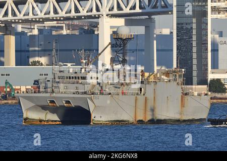 Préfecture de Kanagawa, Japon - 09 janvier 2021: Marine des Etats-Unis USNS effectif (T-AGOS-21), navire de surveillance océanique de classe victorieuse. Banque D'Images