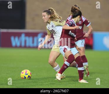 DAGENHAM ENGLAND - NOVEMBRE 20 : Carrie Jones de Leicester City Women pendant le match de Super League féminin de Barclays entre West Ham United Women Against Banque D'Images