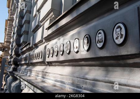 Extérieur de la Maison de la terreur sur l'avenue Andrassy à Budapest Hongrie Europe UE Banque D'Images