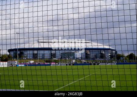 GELSENKIRCHEN, ALLEMAGNE - 2 OCTOBRE 2022 : Veltins Arena. Le match de football de Bundesliga FC Schalke 04 contre Augsbourg Banque D'Images