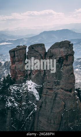 Une vue aérienne des rochers de Belogradchik, de forme étrange, en Bulgarie Banque D'Images