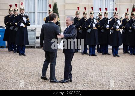 Paris, France, 22 novembre 2022, visite officielle de Shavkar Mirziyoïev, Président de la République d'Ouzbékistan en France, Président français Emmanuel Macron, François Loock/Alamy crédit: Loock françois/Alamy Live News Banque D'Images