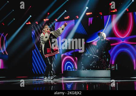 Zurich, Suisse. 18th, novembre 2022. La chanteuse allemande Nina Chuba se produit en direct pendant la nuit Energy Star 2022 au Hallenstadion de Zurich. (Crédit photo: Gonzales photo - Tilman Jentzsch). Banque D'Images