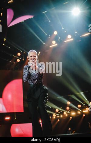 Zurich, Suisse. 18th, novembre 2022. La chanteuse pop suisse Stefanie Heinzmann se produit en direct pendant la nuit Energy Star 2022 au Hallenstadion de Zurich. (Crédit photo: Gonzales photo - Tilman Jentzsch). Banque D'Images