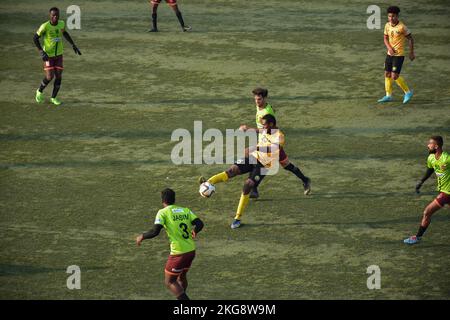 Srinagar, Inde. 22nd novembre 2022. Lamine Moro de Real Kashmir en action pendant le match I-League entre Real Kashmir et Gokulam Kerala au sol du TRC. Score final; Real Kashmir 0:0 Gokulam Kerala. (Photo de Saqib Majeed/SOPA Images/Sipa USA) crédit: SIPA USA/Alay Live News Banque D'Images