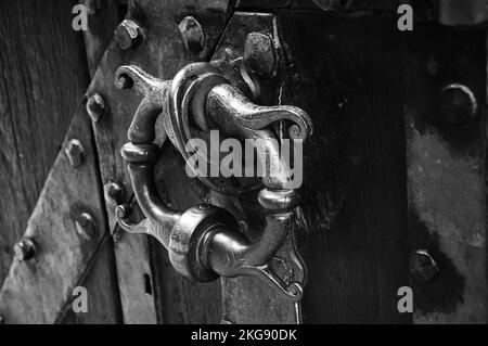 Porte du château. Photo historique noir blanc. Banque D'Images