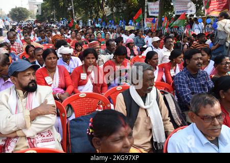 Kolkata, Inde. 22nd novembre 2022. Les artistes du 'Paschimbanga Samajik Nyay Mancha et les membres de l'assemblée de dalit participent à un rassemblement pour exiger 27 installations en faveur du tribus. Le 22 novembre 2022, à Kolkata City, Inde. (Credit image: © Biswarup Ganguly/eyepix via ZUMA Press Wire) Banque D'Images