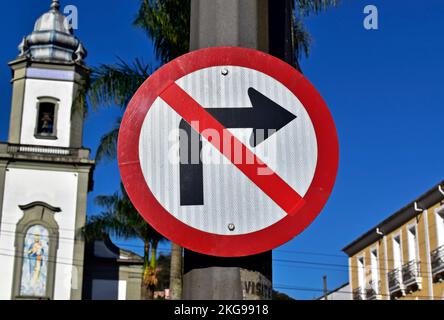 Rue signe interdit de tourner à droite, Petropolis, Rio de Janeiro, Brésil Banque D'Images