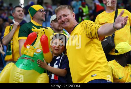 Al Wukair, Qatar, 22nd novembre 2022. Les fans australiens avant le match de la coupe du monde de la FIFA 2022 au stade Al Janoub, Al Wukair. Le crédit photo devrait se lire: David Klein / Sportimage Banque D'Images