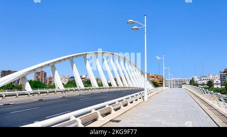 Pont Alameda et station de métro, Valence, Espagne, 2022 Banque D'Images