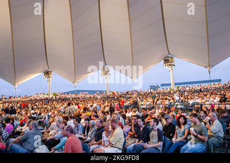 Portsmouth Virginia, histoire coloniale, NTELOS Pavilion au Harbour Center, centre, scènes de Norah Jones concert, spectacle, divertissement, spectacle, visiteurs t Banque D'Images