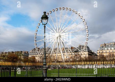 Grande roue du Jardin des Tuileries à Paris Banque D'Images