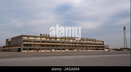 Abandon du bâtiment de l'aéroport international de Nicosie situé dans la zone tampon de Chypre. Banque D'Images