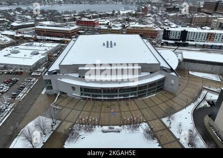 Une vue aérienne générale du Kohl Center, mercredi 22 novembre 2022, à Madison, WISC. L'arène accueille les équipes de basketball et de hockey des Wisconsin Badgers. Banque D'Images