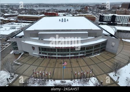 Une vue aérienne générale du Kohl Center, mercredi 22 novembre 2022, à Madison, WISC. L'arène accueille les équipes de basketball et de hockey des Wisconsin Badgers. Banque D'Images